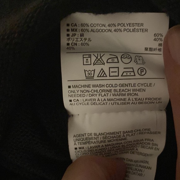 Old Navy Black turtleneck. size small sweater. - Picture 9 of 9